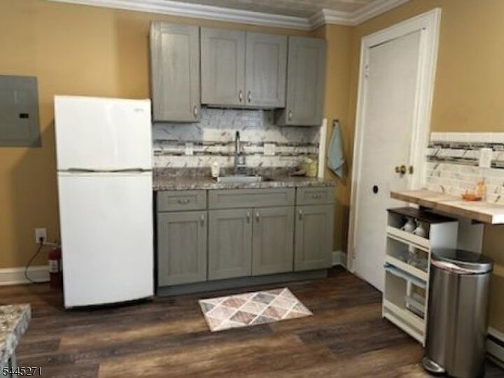 Property Photo:  118 Lake Ave 2  NJ 07011 