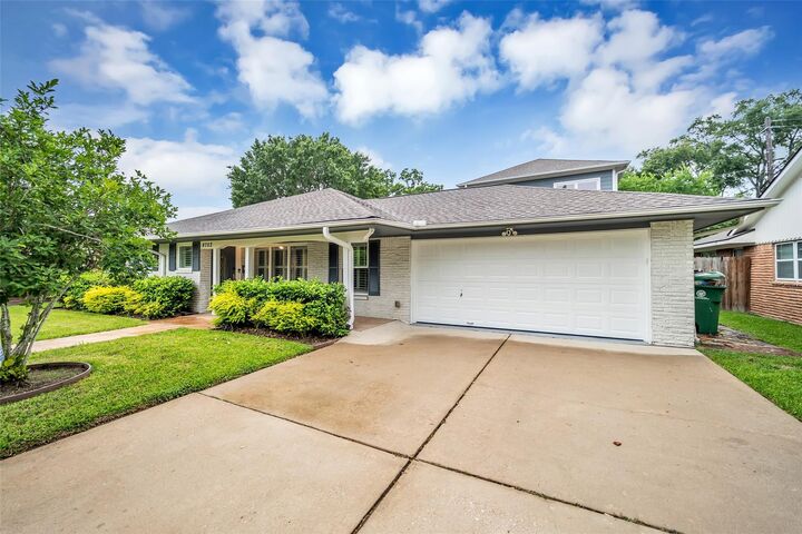 Property Photo: 8702 Ilona Lane TX 77025