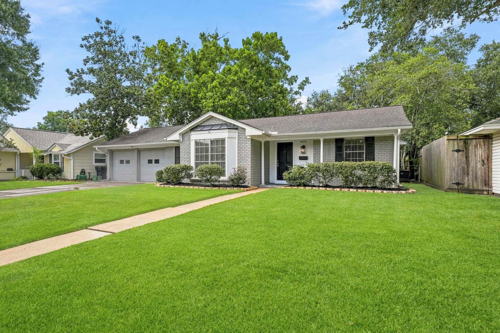 Property Photo: 4614 Hummingbird Street TX 77035