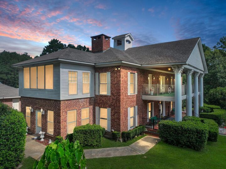 Property Photo:  1800 S Magnolia Street  TX 75979 