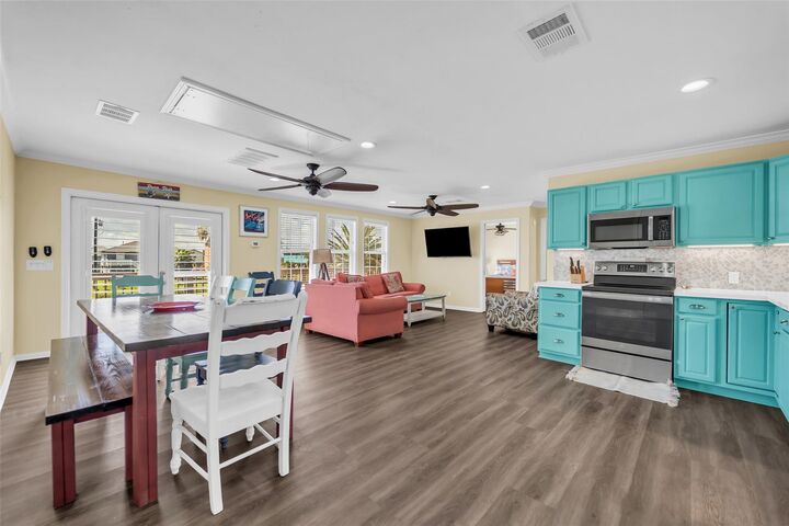 Property Photo:  610 Surf Drive  TX 77541 