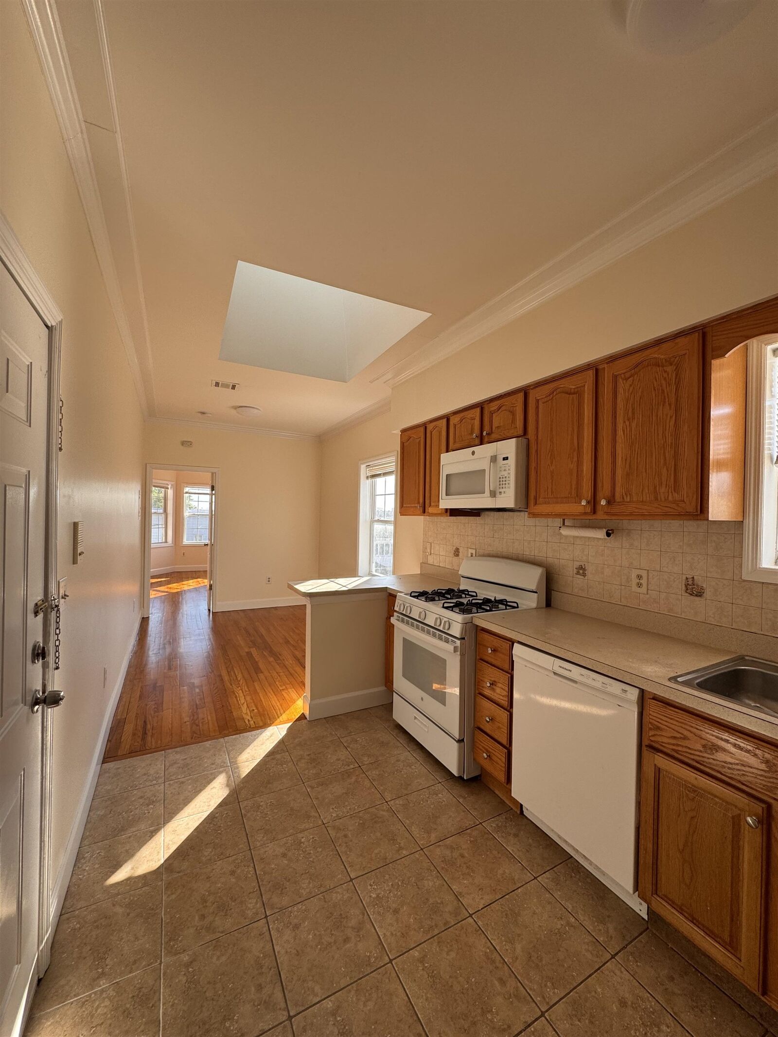 Property Photo:  226 Linden Ave 3L  NJ 07305 