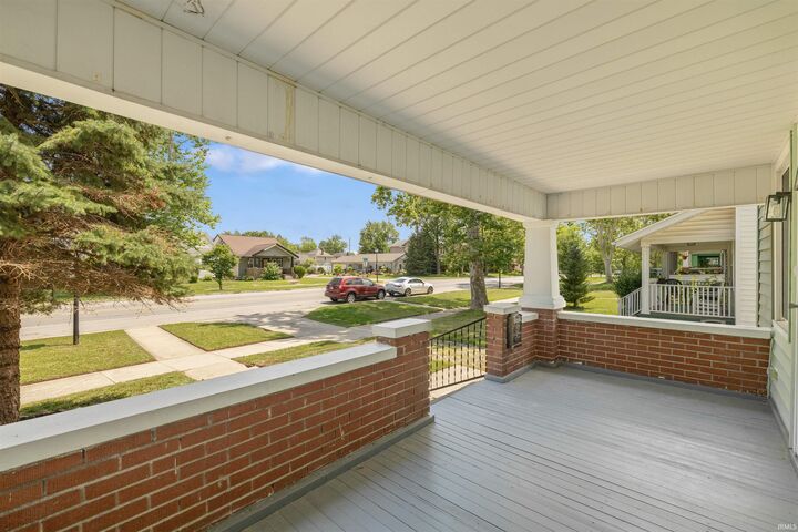Property Photo:  2711 N Anthony Boulevard  IN 46805 
