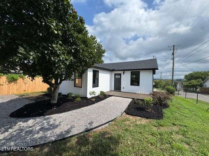 Property Photo:  2400 McCroskey Ave  TN 37917 