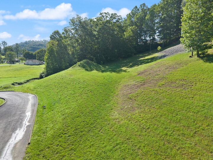 Property Photo: 9998 &Amp 9999 Weldon Pointe Road KY 40701