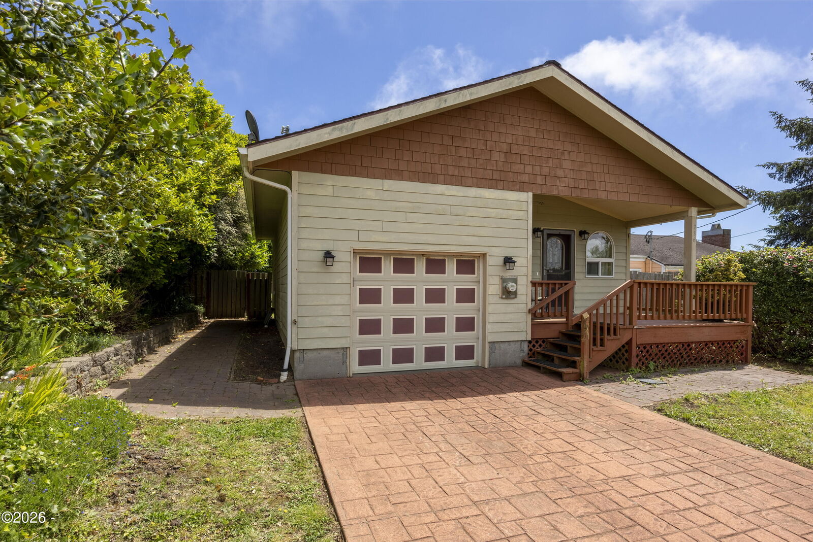 Property Photo:  736 NW Lee St Street  OR 97365 