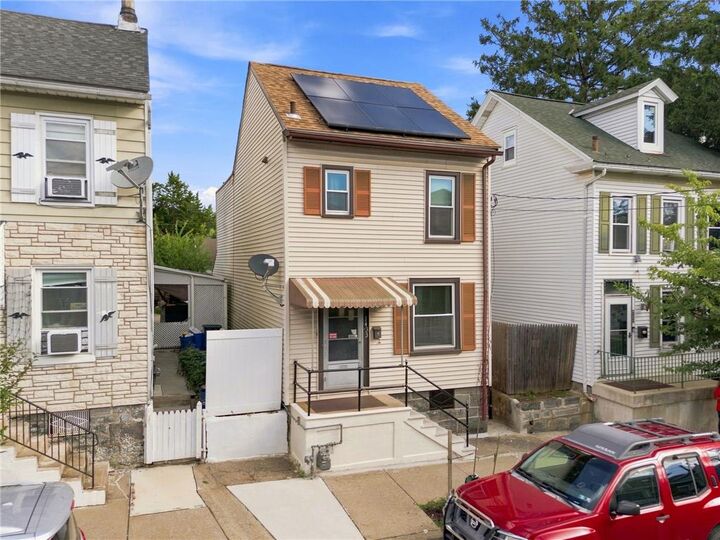Property Photo:  1433 Ferry Street  PA 18042 