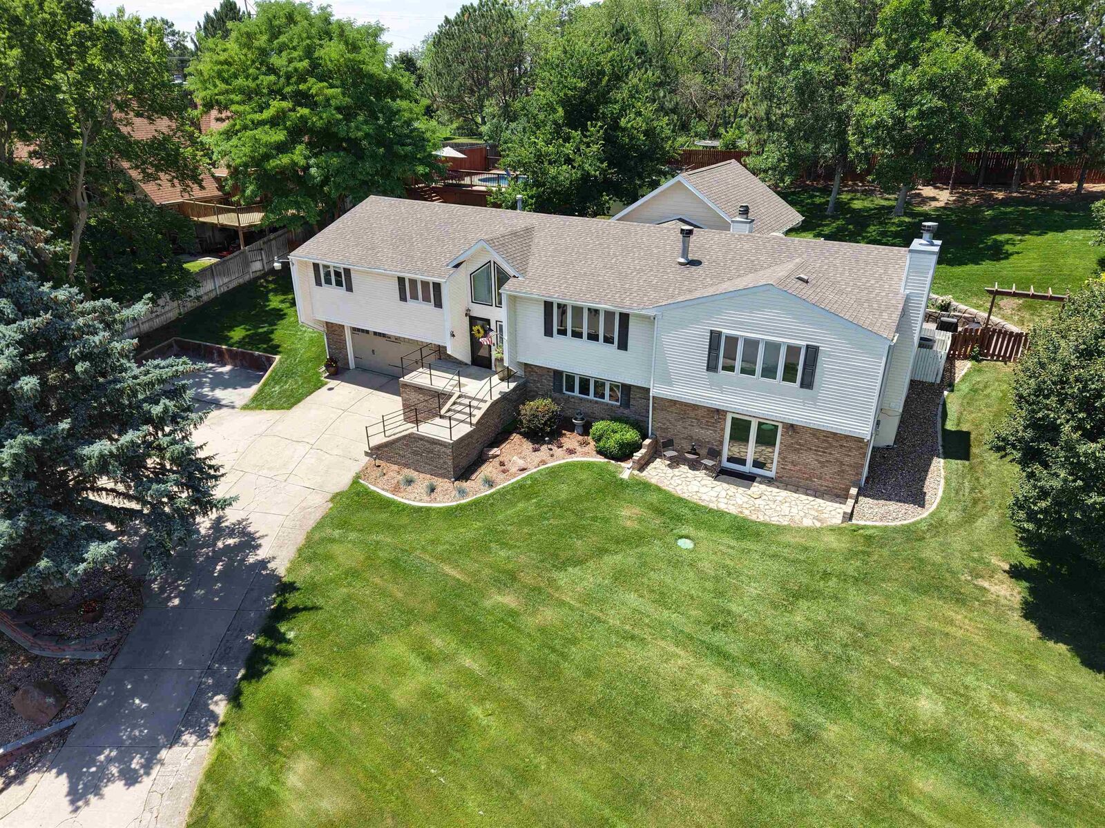 Property Photo: 1120 Apache Dr NE 69101