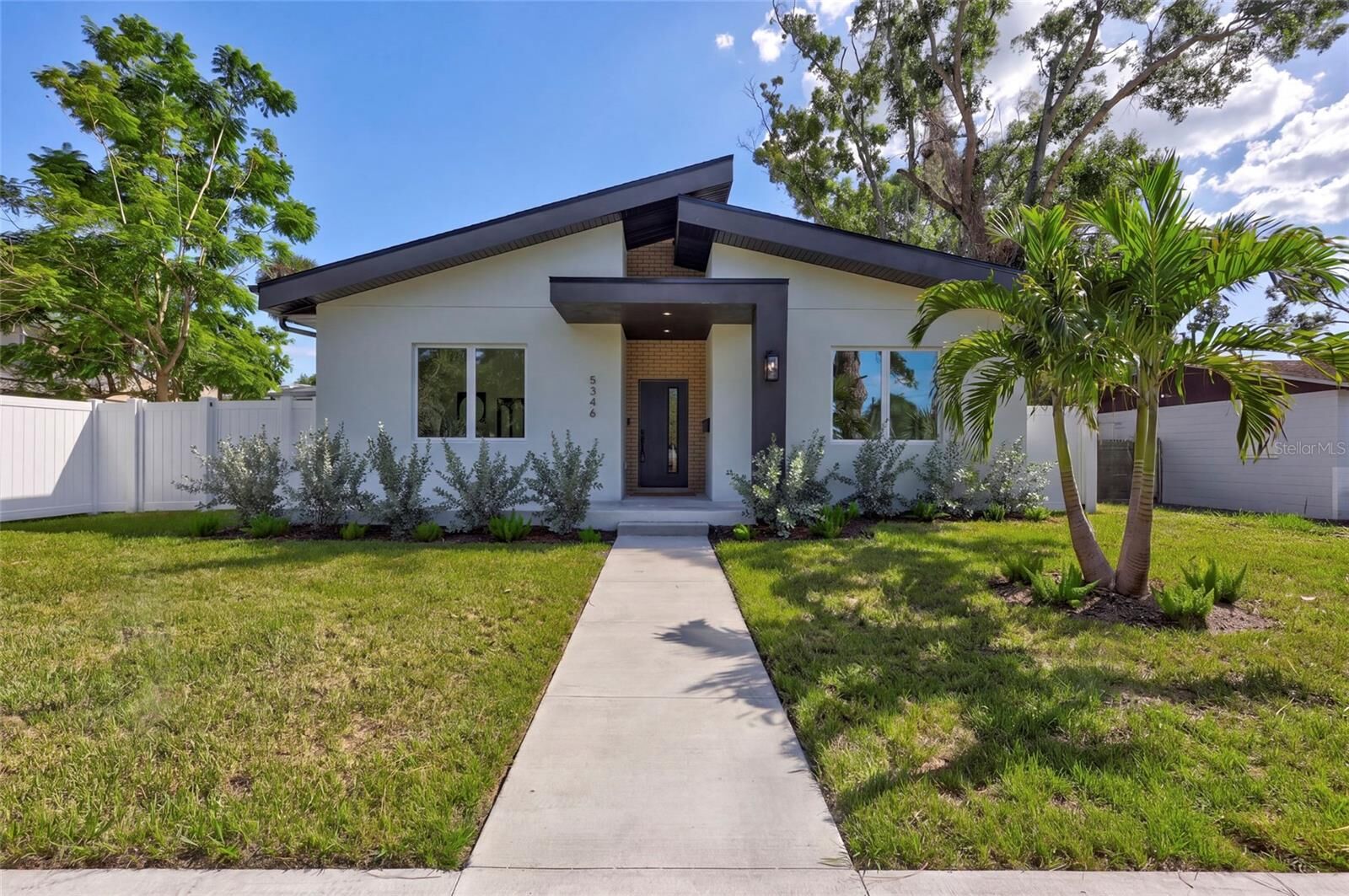 Property Photo: 5346 2nd Avenue S FL 33707