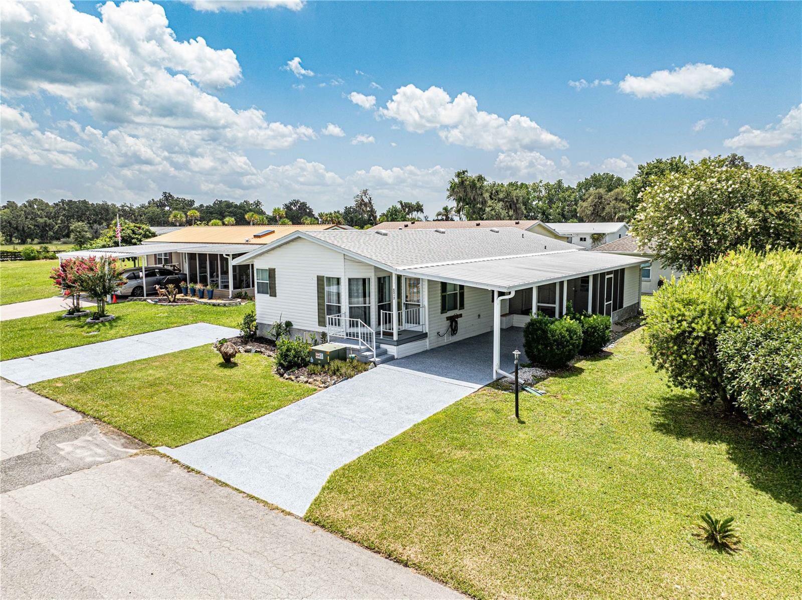 Property Photo:  5217 Cambridge Court  FL 34785 
