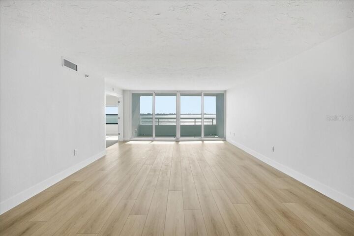 Property Photo: 888 Blvd Of The Arts 707 FL 34236