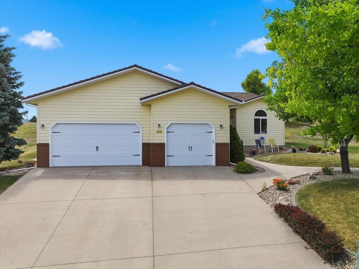 Property Photo:  1427 W Charles Street  SD 57783 