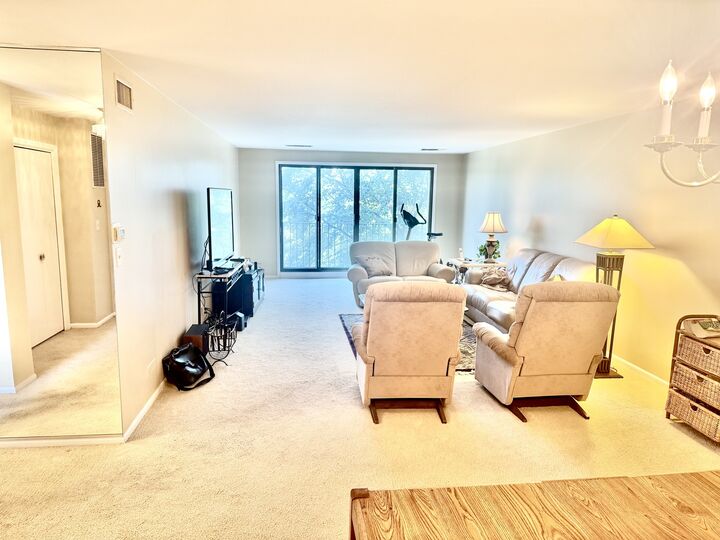 Property Photo:  4601 W Touhy Avenue 408  IL 60712 