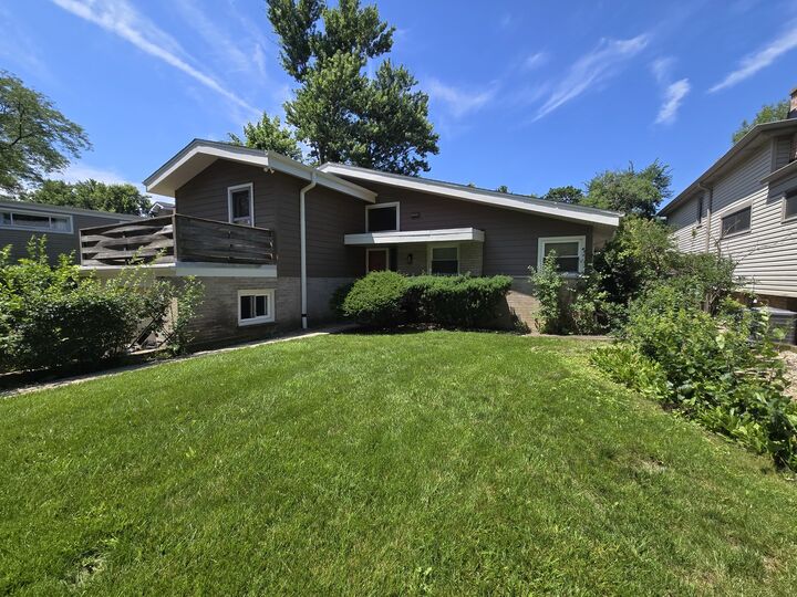 Property Photo:  1326 Cavell Avenue  IL 60035 