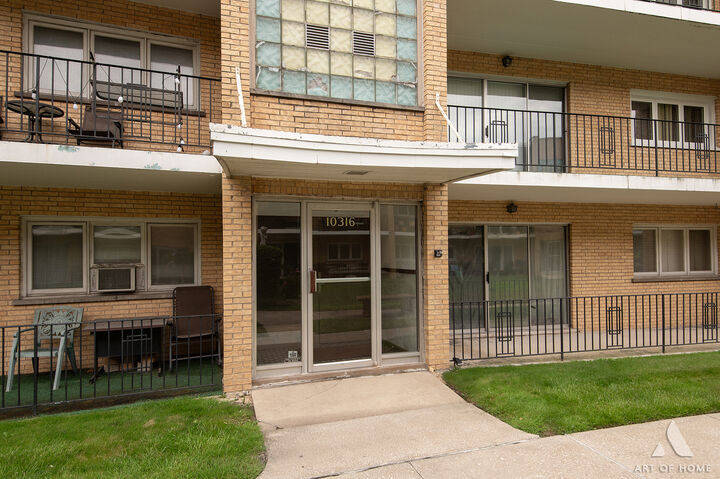 Property Photo: 10316 S Pulaski Road 303 IL 60453