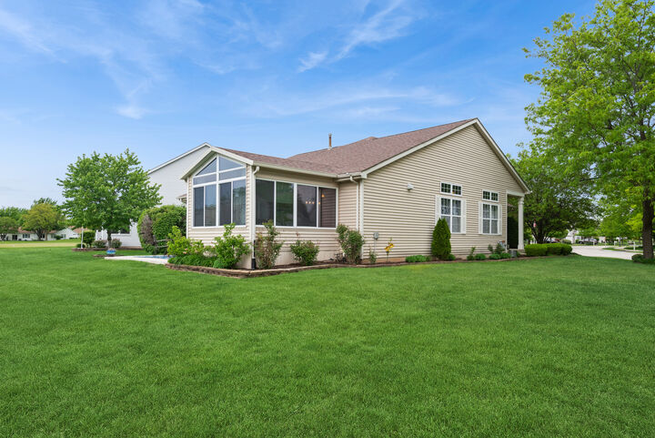 Property Photo: 21626 W Larch Drive IL 60544