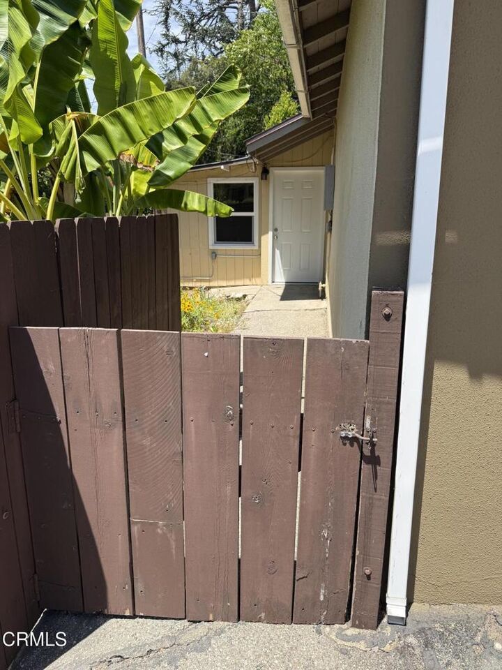 Property Photo:  1523 N Grand Oaks Avenue 2  CA 91104 