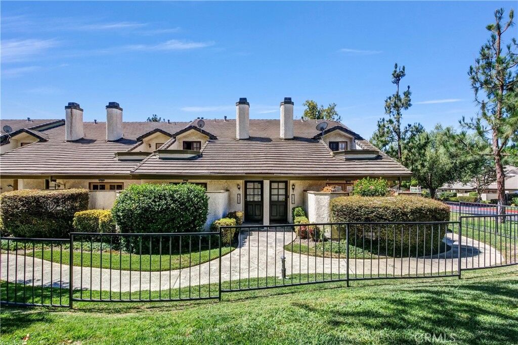 Property Photo:  960 W Arrow E  CA 91786 