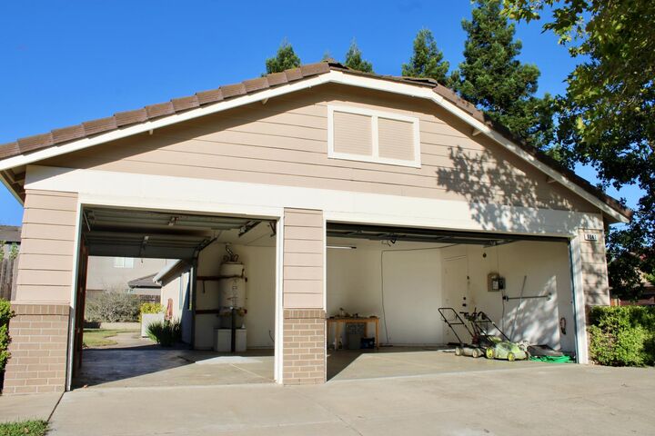 Property Photo:  8941 Mandalay Way  CA 95624 