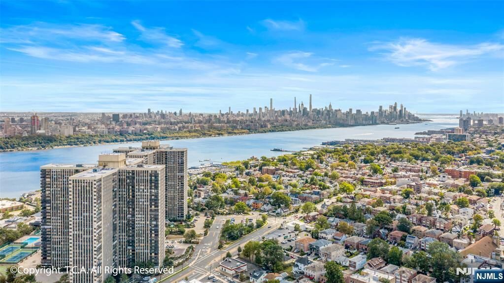 Property Photo:  200 Winston Drive 1518  NJ 07010 