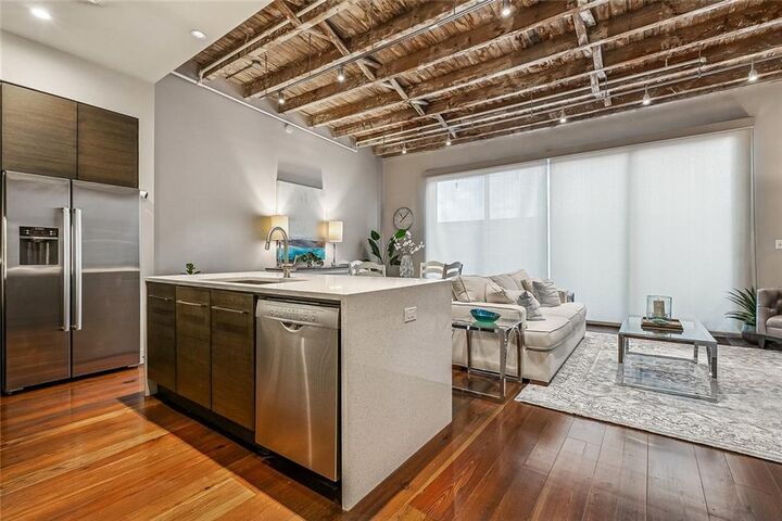 Property Photo: 450 Julia Street 3E LA 70130