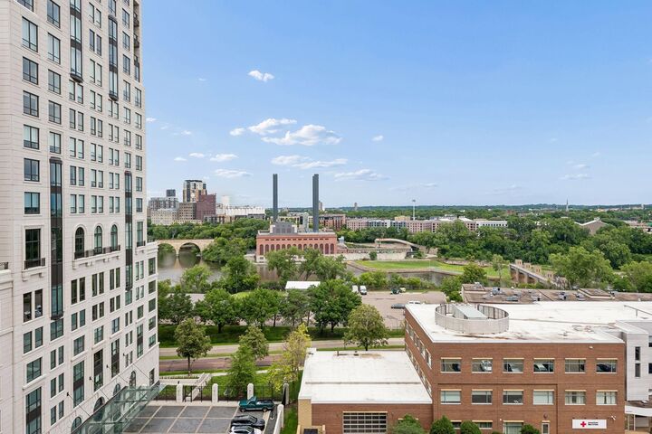 Property Photo: 1240 S 2nd Street 828 MN 55415