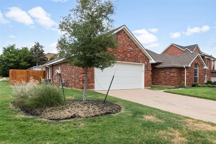 Property Photo:  901 Santa Cruz Drive  TX 76248 