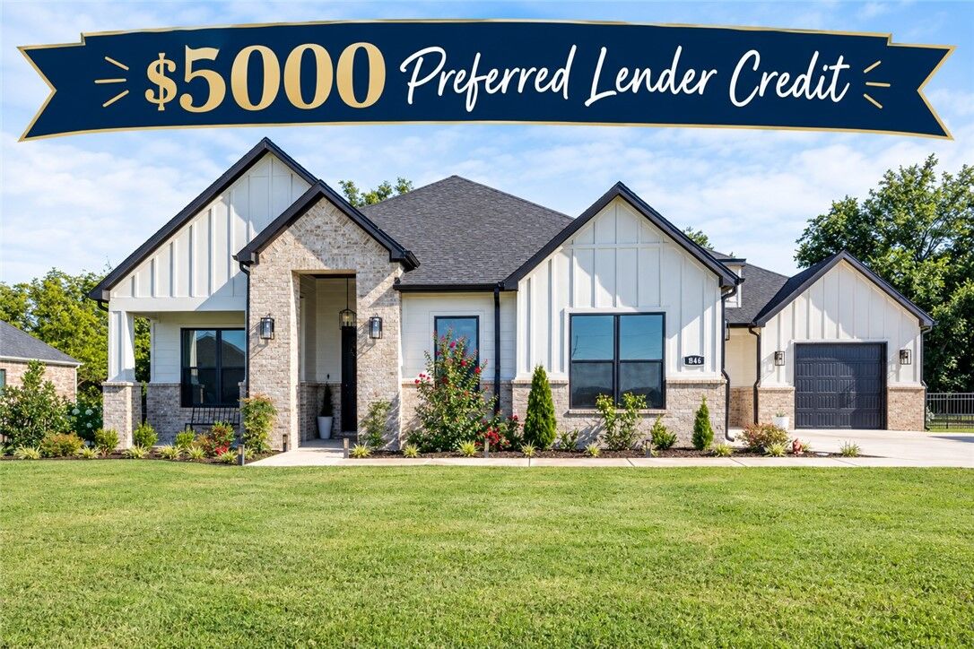 Property Photo:  846 Asher Street  AR 72703 