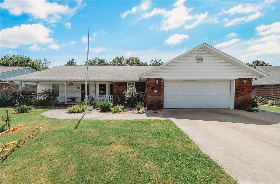 Property Photo:  2102 K Street  AR 72758 