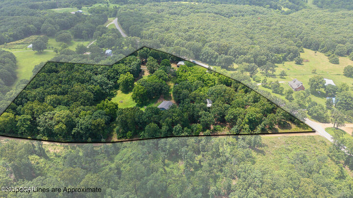 Property Photo:  9906 Farm Road 1162 Road  MO 65625 