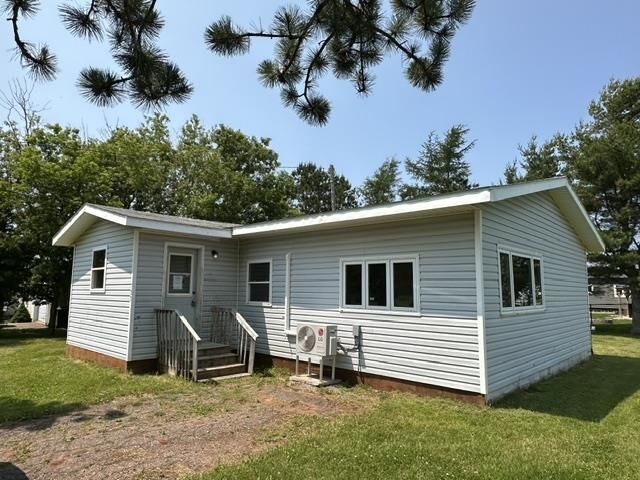 Property Photo:  733 Cardinal  PE C1N 4X5 