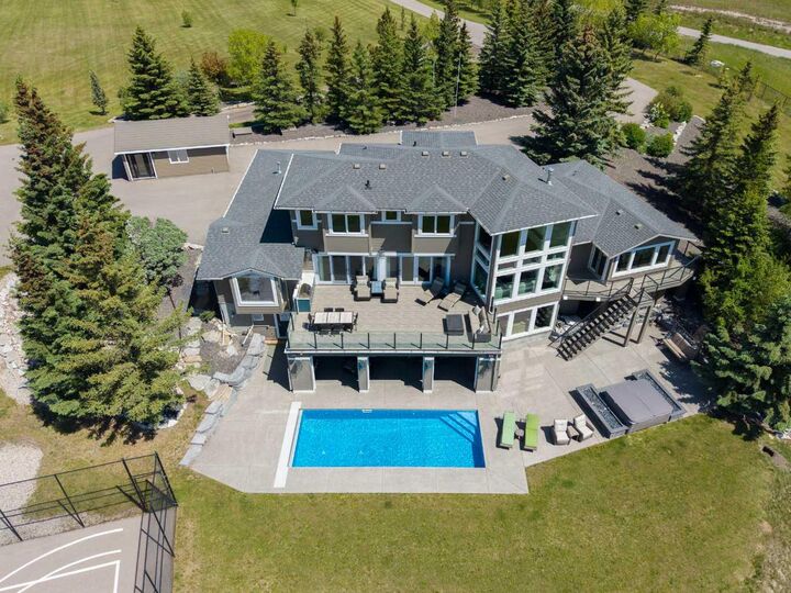 Property Photo: 40257 Big Hill Road AB T4C 2W4