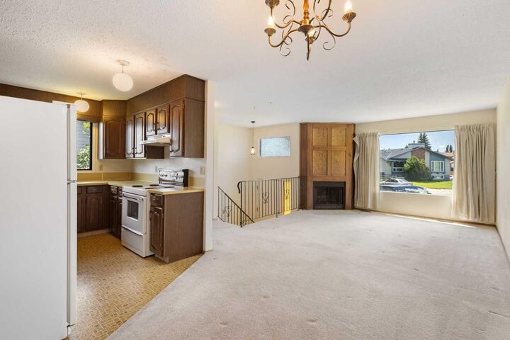 Property Photo: 317 Templemont Place NE AB T1Y 5A7