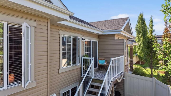 Property Photo: 4 Golden Crescent AB T4P 2P9