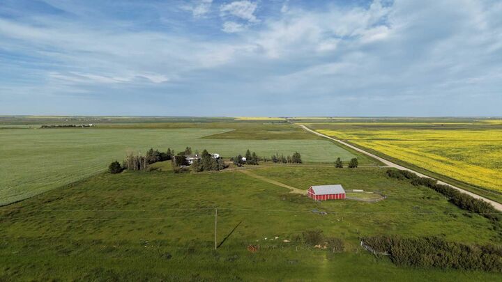 263076 Twp Rd 154 — photo 1