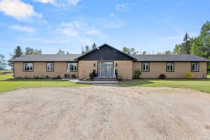28537 Township Road 334 — photo 1