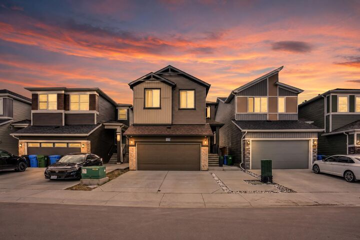 Property Photo:  106 Amblehurst Way NW  AB T3P 2A1 