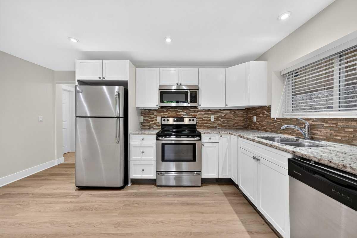 Property Photo: 2117 16 Street 11 AB T2T 4E5