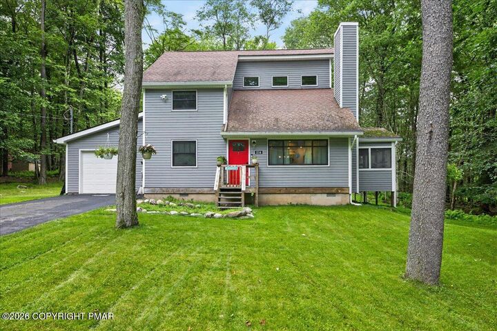 Property Photo: 1114 Shoshoni Trail PA 18424