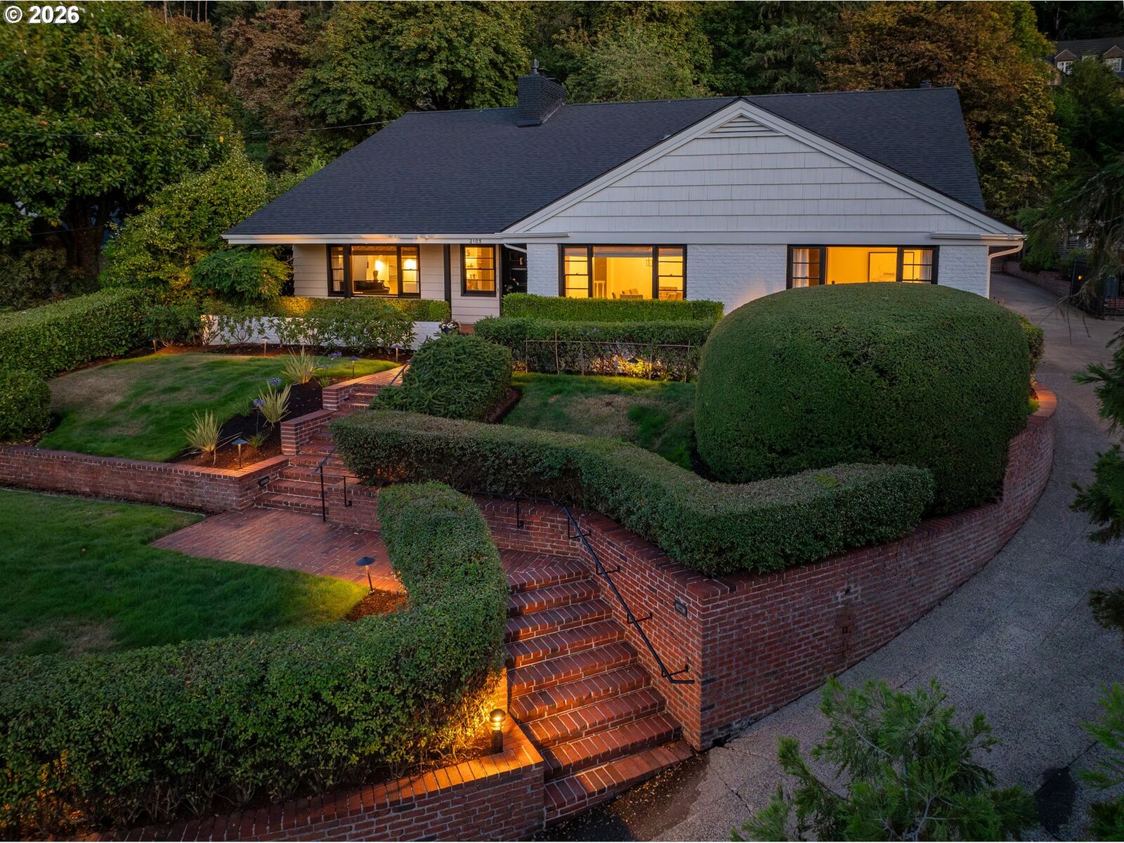 Property Photo:  2105 Fairmount Blvd  OR 97403 