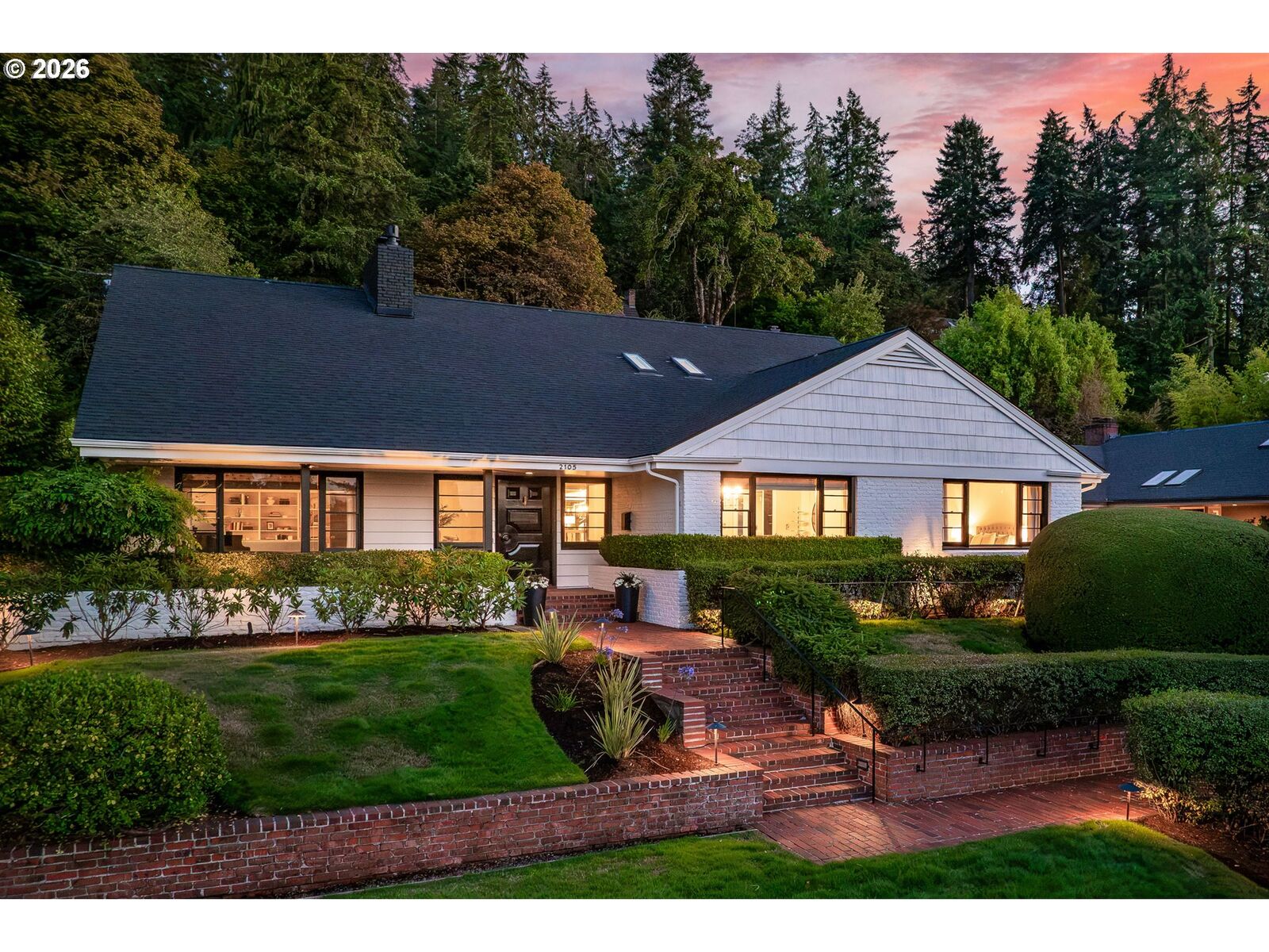 Property Photo:  2105 Fairmount Blvd  OR 97403 