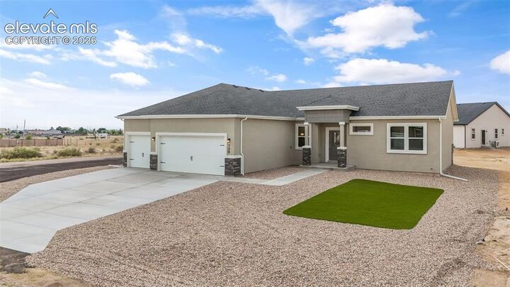 Property Photo:  728 E Campbell Lane  CO 81007 