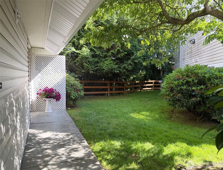 Property Photo:  12427  4th Avenue W 7104  WA 98204 