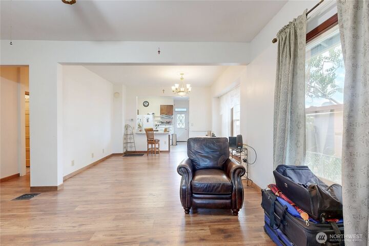 Property Photo:  1014 W Chestnut  WA 99362 