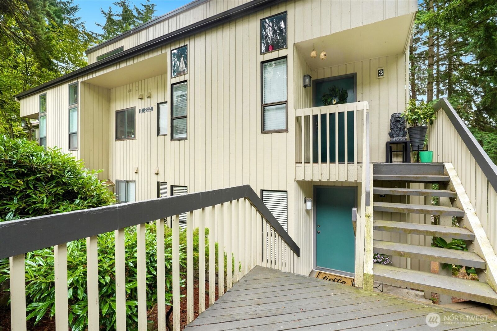 Property Photo: 3517 109th Place NE 4 WA 98004