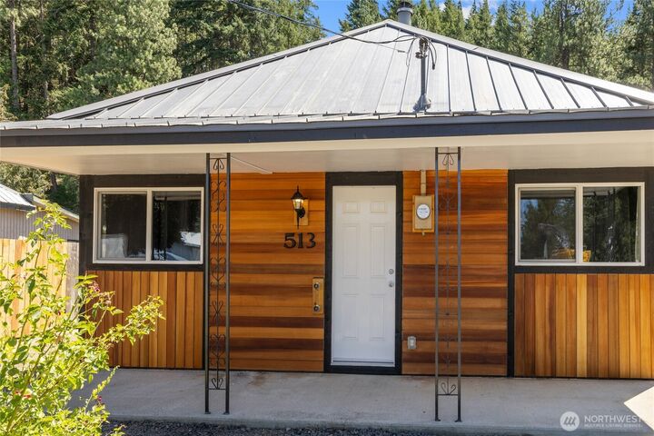 Property Photo: 513 Marie Avenue WA 98943