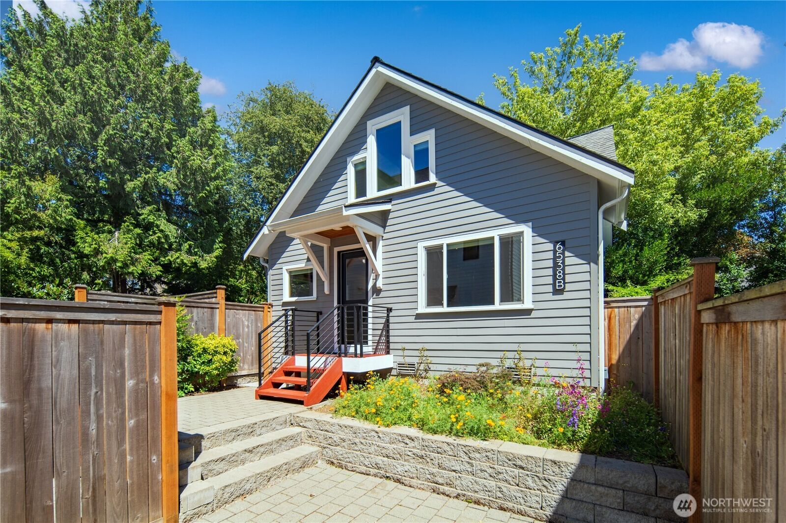 Property Photo: 6538 11th Avenue NW 2 WA 98117