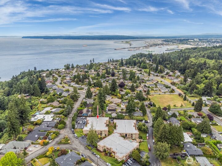 Property Photo:  335  Heather Road 202  WA 98203 