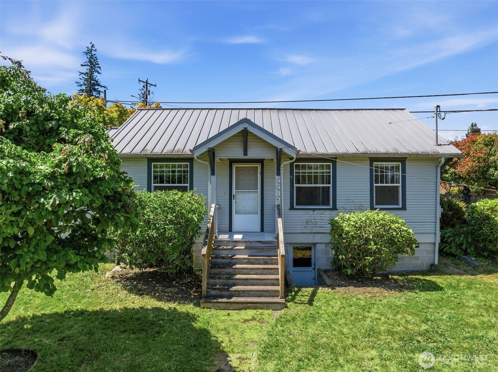 Property Photo: 4417 Seahurst Avenue WA 98203