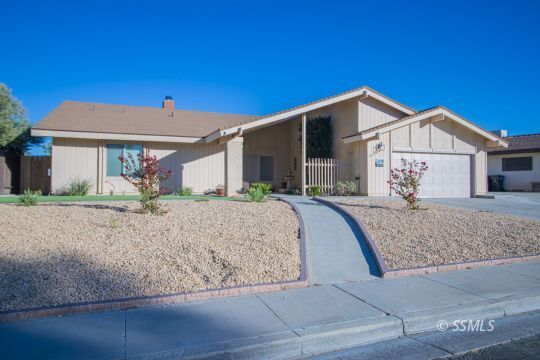 Property Photo:  1018 N Sierra View St  CA 93555 